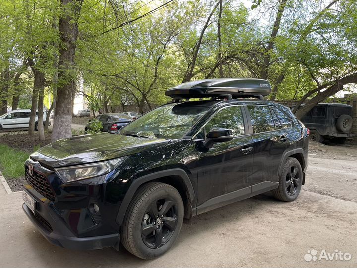 Автобокс Inno New Shadow 16 на Toyota RAV4