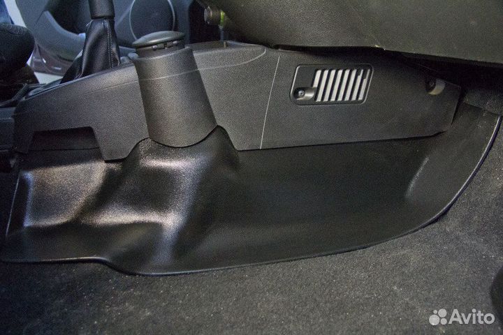 Накладки Лада Калина 2 на ковролин центральные