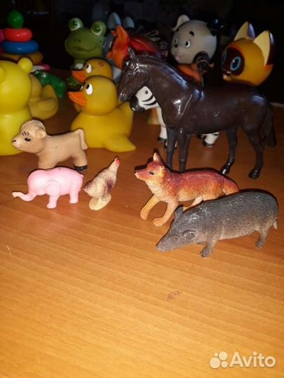 Фигурки животных пластик