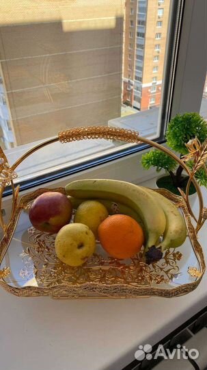 Ваза для фруктов золотая