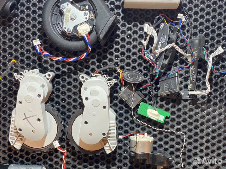 Робот пылесос xiaomi e10 на запчасти