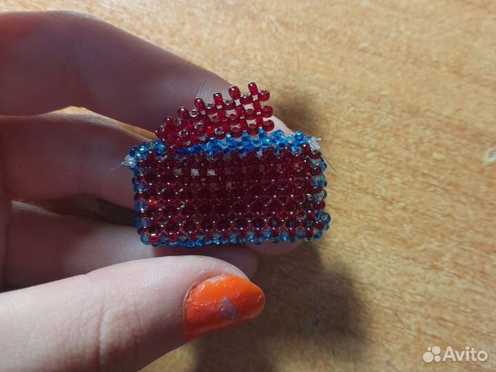 Сумка-мини из бисера с короткой крышкой