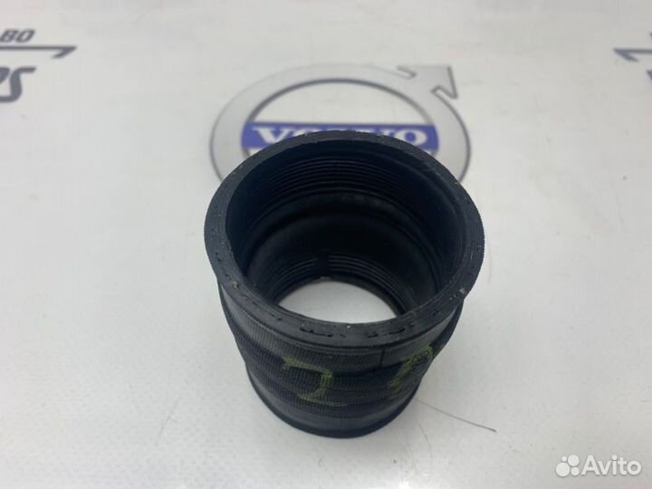 Патрубок интеркулера Volvo S60 S80 V70 XC70