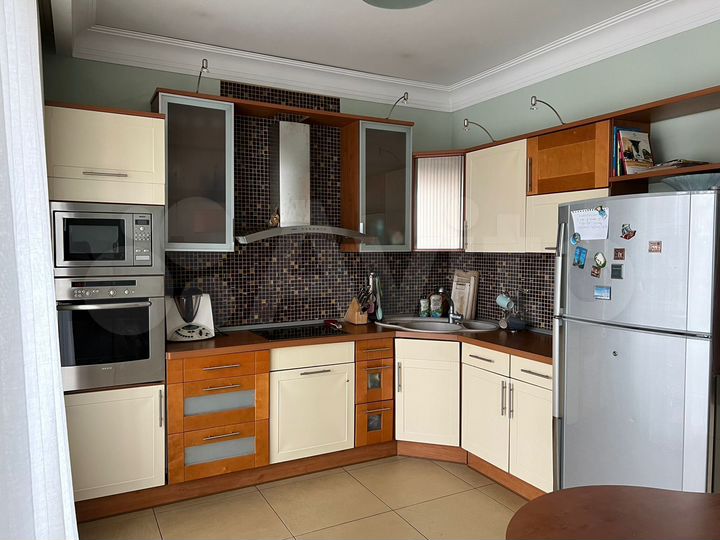 5-к. квартира, 173 м², 6/9 эт.