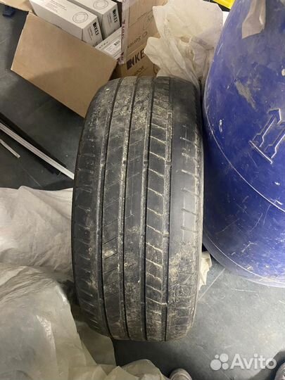 Bridgestone R220 245/50 R19