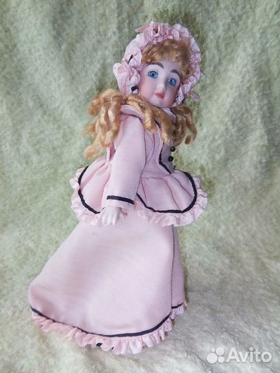 Кукла фарфоровая коллекционная, реплика BRU