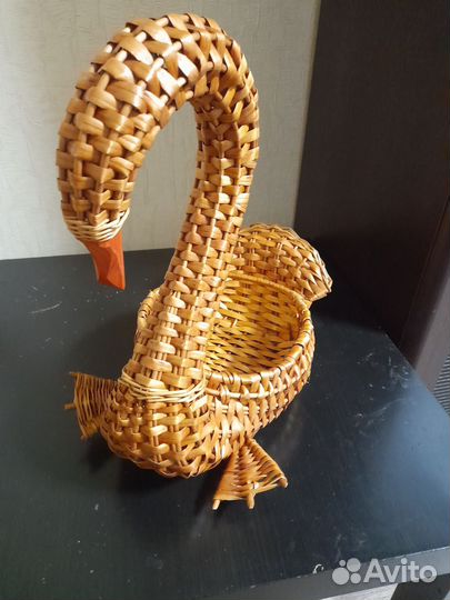 Лебедь из лозы