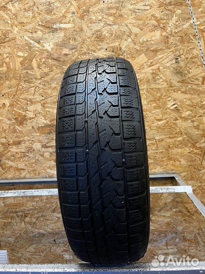 Kumho I'Zen RV ASYMMETRIC 215/65 R16 98H