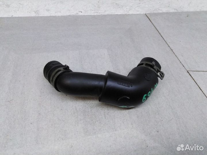 Патрубок картерных газов