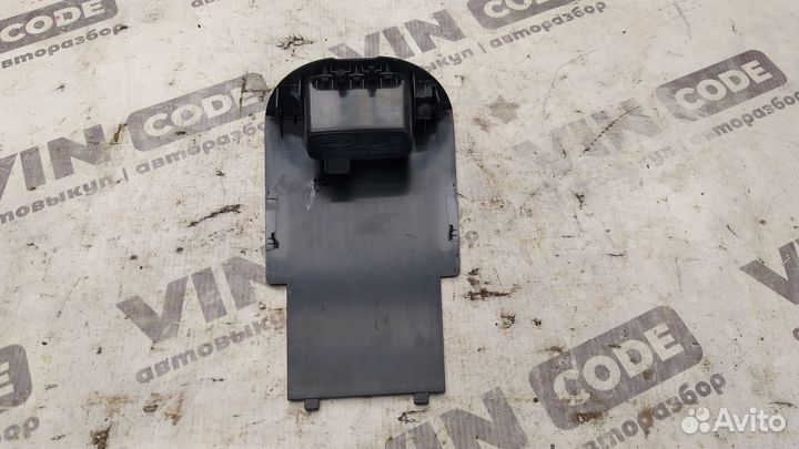 Вставка центральной консоли Ford Kuga 1