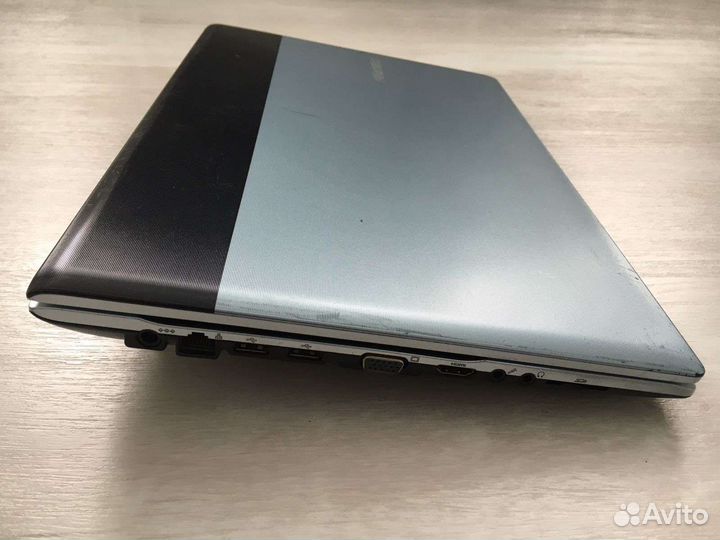 Ноутбук Samsung RV520