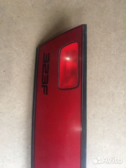 Накладка двери багажника Mazda 323 BA