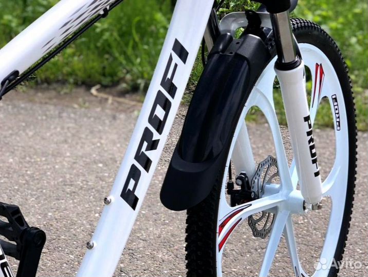 Велосипед на литых дисках