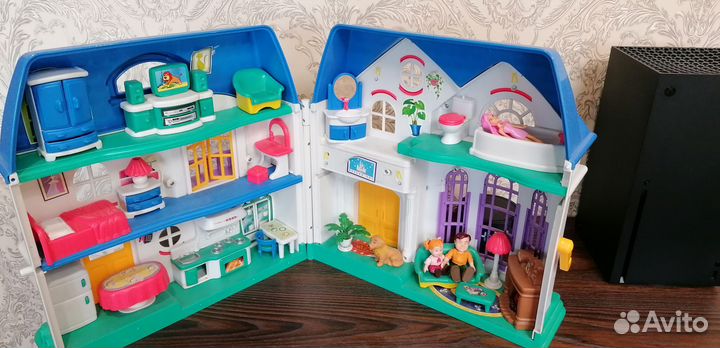 Кукольный домик с мебелью