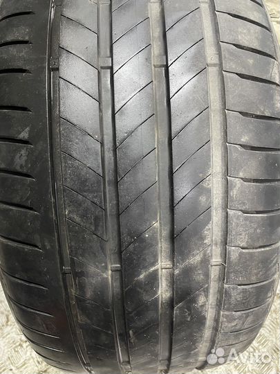 Bridgestone Turanza T005 285/35 R20