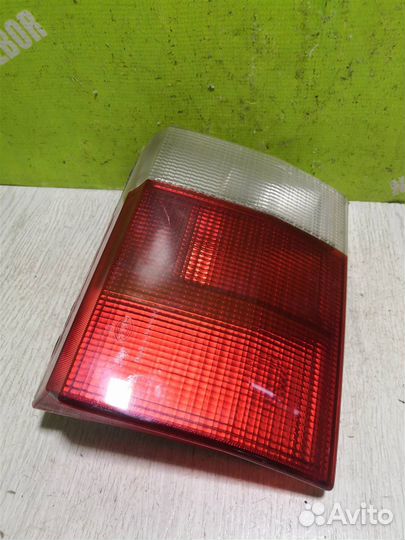 Фонарь задний внутренний левый Ауди 80 90 Б3