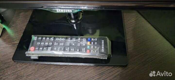 Телевизор Samsung 24 дюйма Full HD SMART TV Wi-Fi
