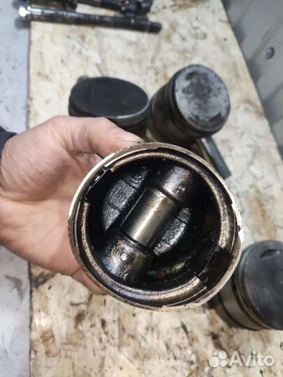 Поршень Урал