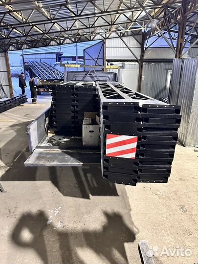 Ангар с воротами