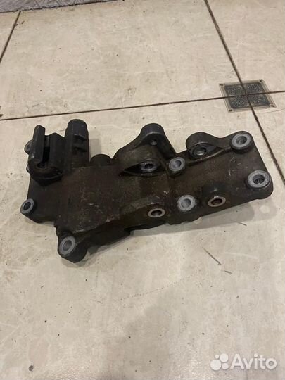 Кронштейн генератора Mitsubishi Lancer 10