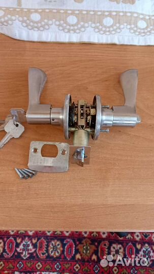 Дверная ручка с ключами бу