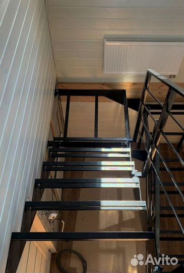 Поворотная лестница