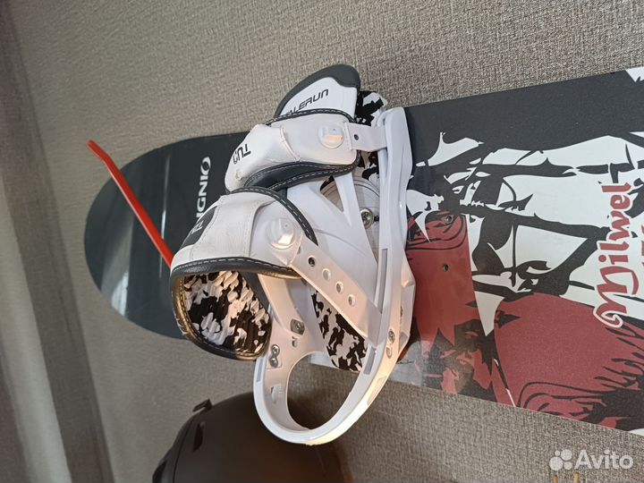 Сноуборд с креплениями 156см