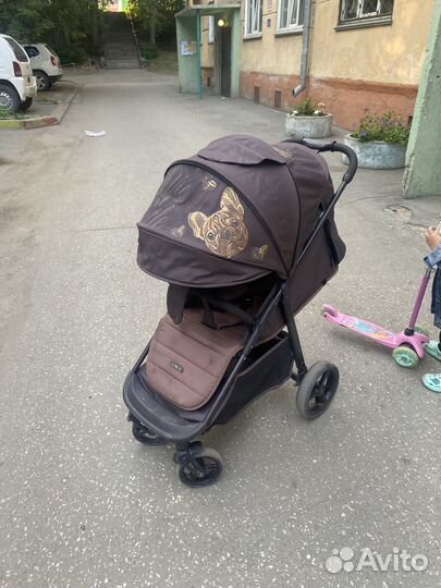 Прогулочная коляска