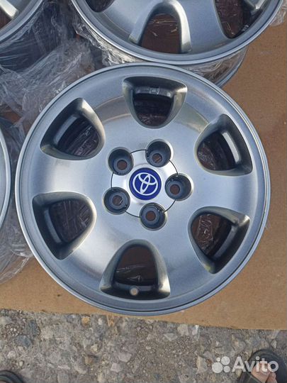 Оригинал Toyota R16 как новые