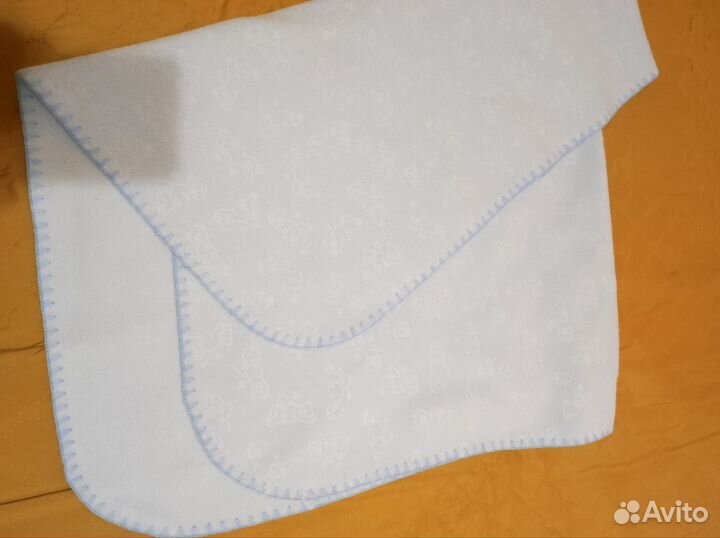 Одеяла и подушка в детскую кроватку