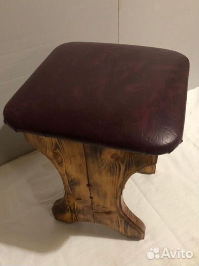 Табурет деревянный