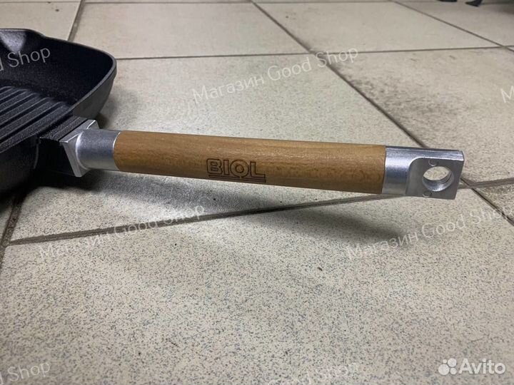 Сковорода гриль чугунная 280x280