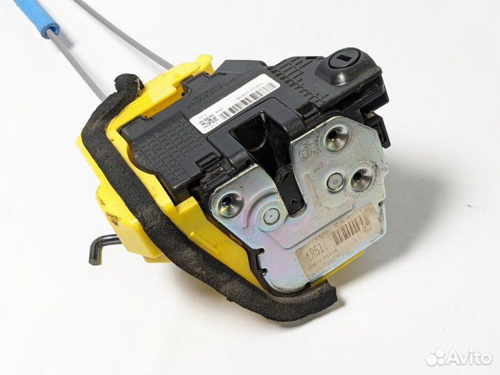 Замок двери задний левый Hyundai Solaris седан