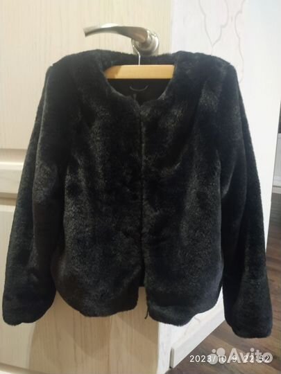 Искусственная шубка короткая размер 146/152