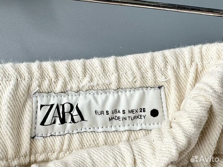 Новые джинсы zara 34 S женские бежевые