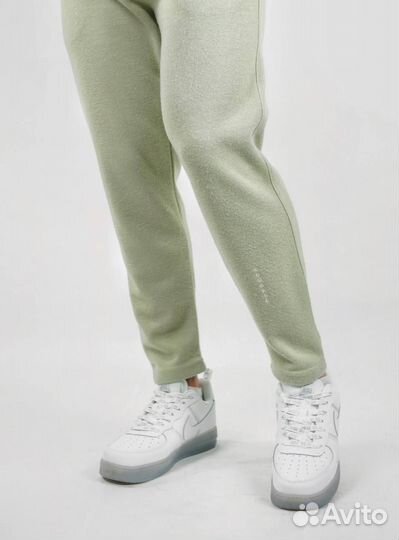 Мужской костюм с брюками и лонгсливом