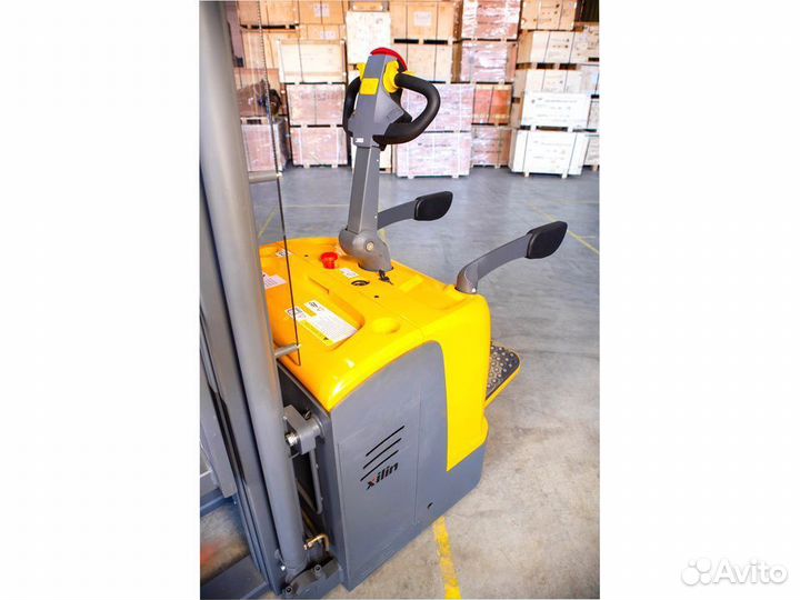 Штабелёр с площадкой