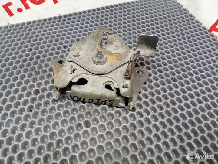 Замок капота Kia Spectra