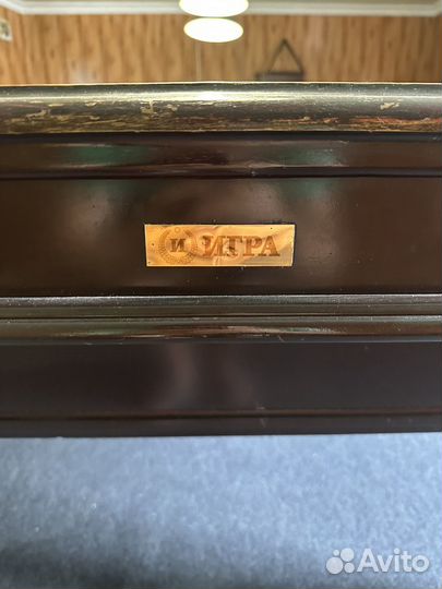 Бильярдный стол