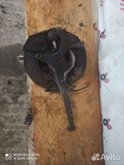 Ступица в сборе передняя левая Mercedes-Benz