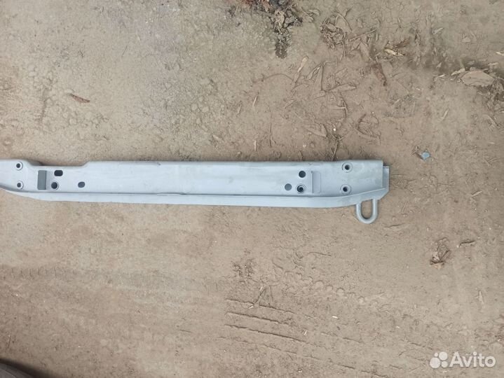 Поперечина рамки радиатора нижняя Калина и Гранта