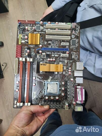 Материнская плата 775