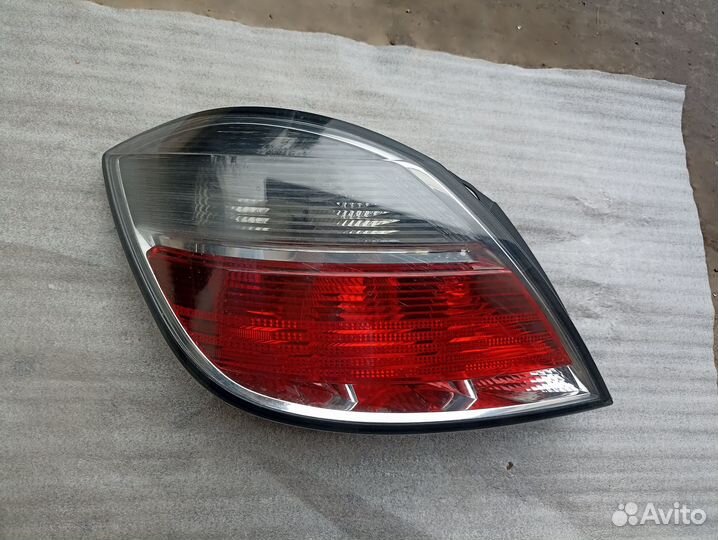Фонарь задний левый Opel Astra H