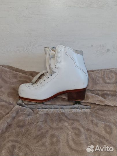 Фигурные коньки graf ace