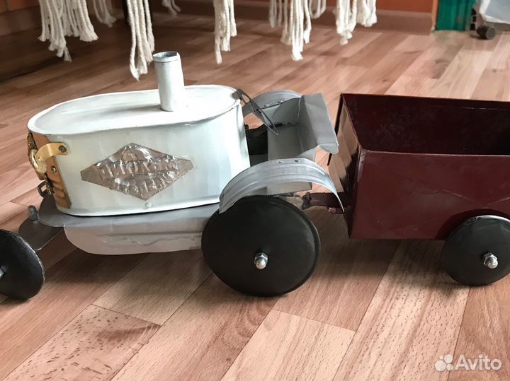 Трактор игрушка металлическая