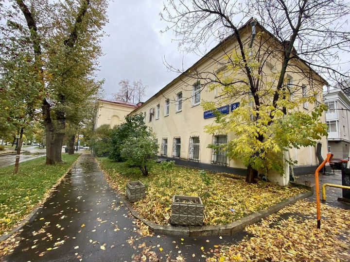 Здание, ПСН, Особняк 879 м² + парковка