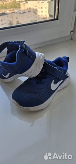 Кроссовки Nike детские размер 26