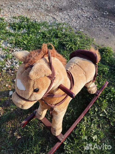 Игрушка лошадка качалка