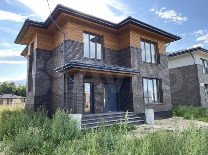 Коттедж 163 м² на участке 8 сот.