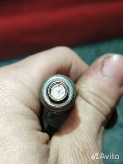 Форсунка топливная Skoda Fabia 1.2 BZG